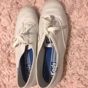 Plain white keds